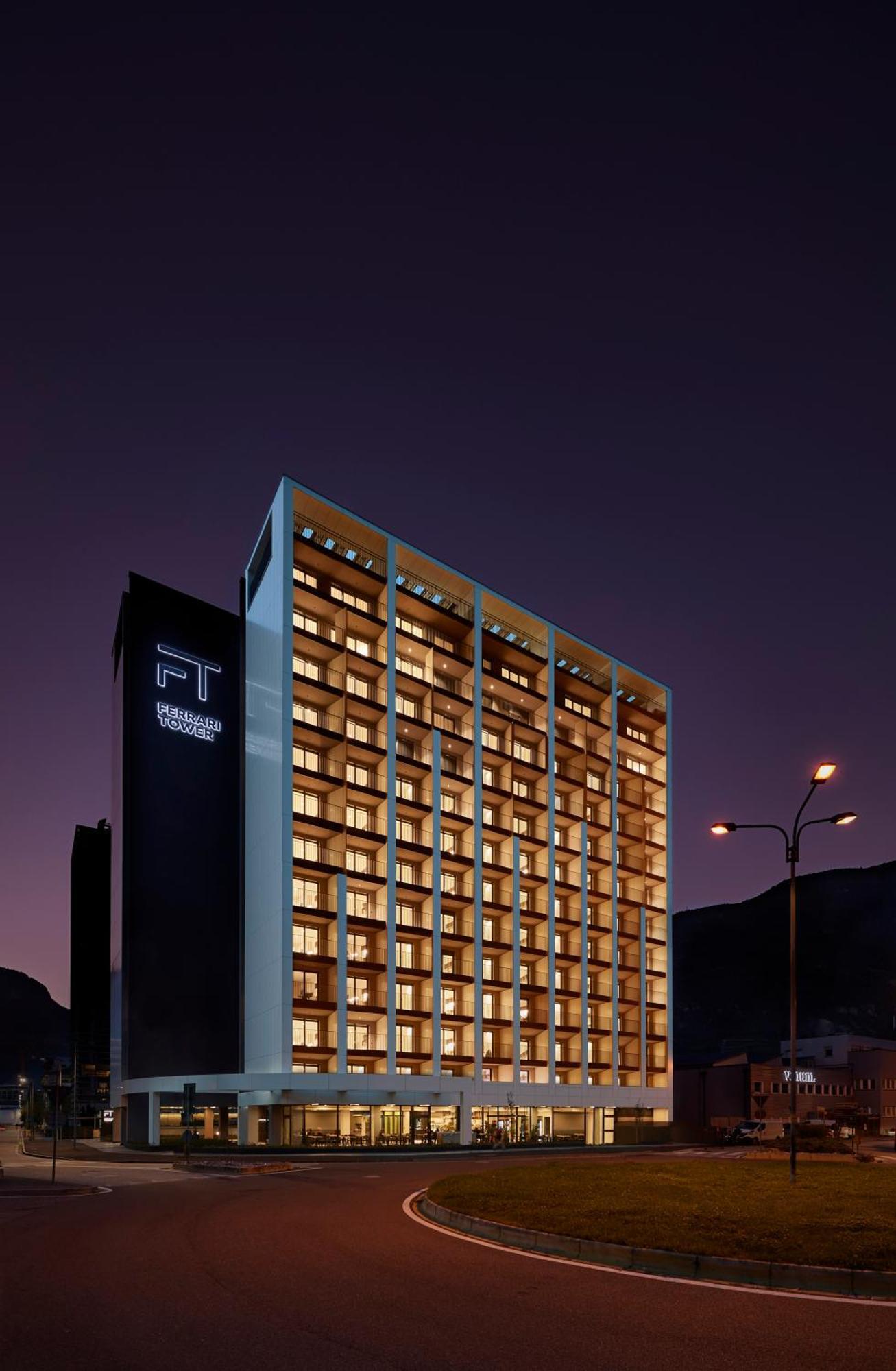Ferrari Tower Aparthotel Bolzano Exteriör bild